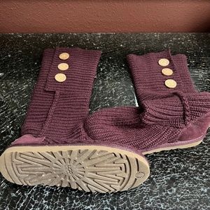 Classic Cardy Sweater Knit Women’s Size 8 Foldover Button Boots